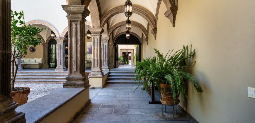 Casa Encantada