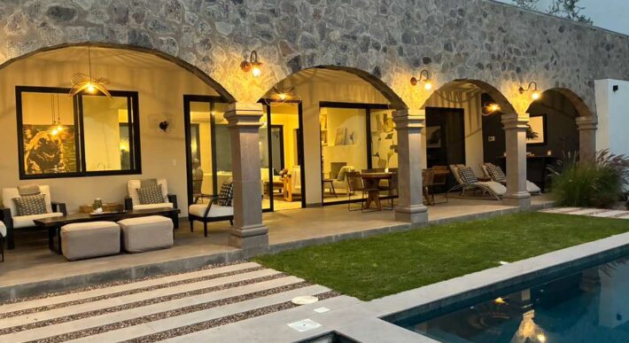 Casa Colina Roja