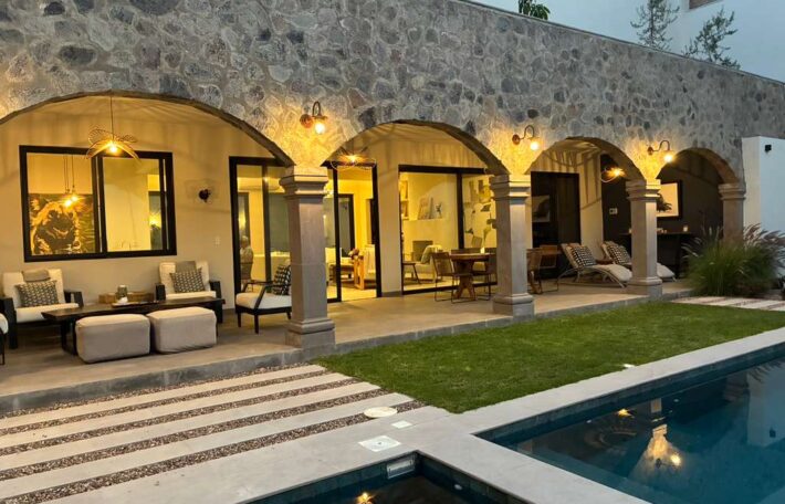 Casa Colina Roja