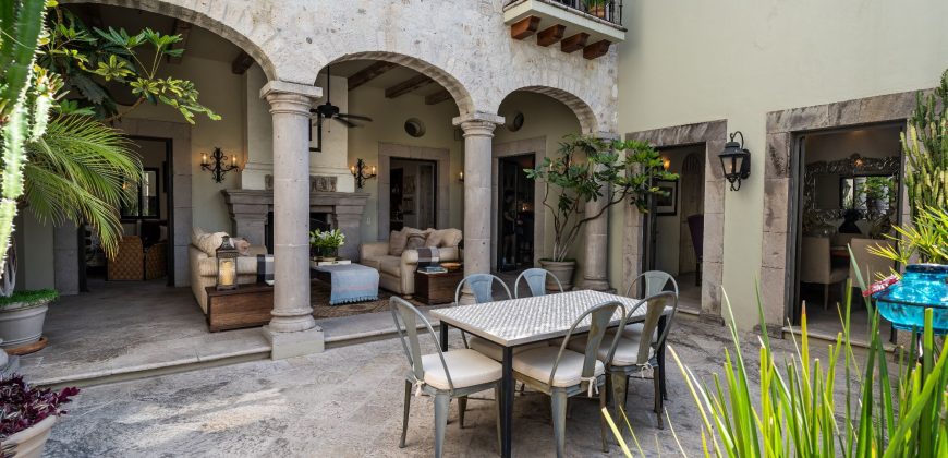 Casa Colonial